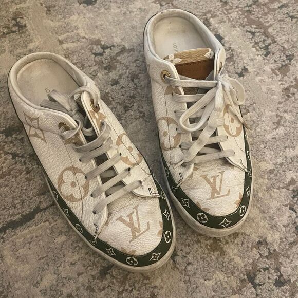 Louis Vuitton white and dark green trainers sliders - Picture 1 of 5